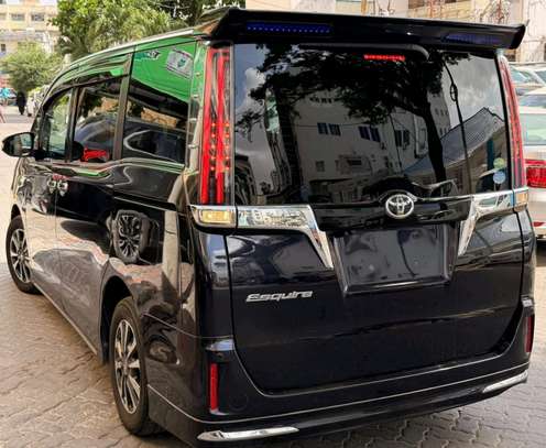Toyota Esquire 2018 2wd image 3