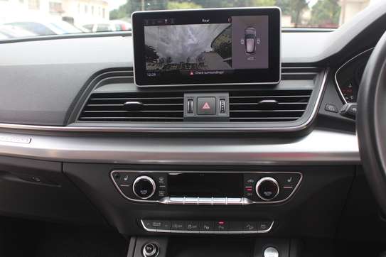 Audi Q5 2.0 TDI Quattro Sunroof Leather 2019 110,000 Kms image 8