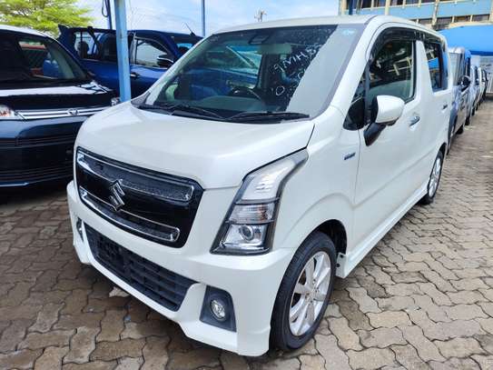 Suzuki Wagor stingly white 2018 image 4