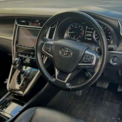 Toyota harrier   black image 7
