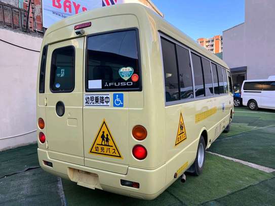 Mitsubishi Fuso Rosa 29 seater bus image 7