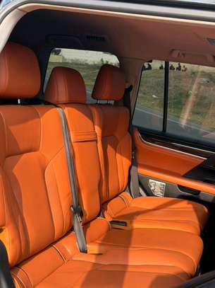 LEXUS LX570 PETROL 2015MODEL SUNROOF image 10