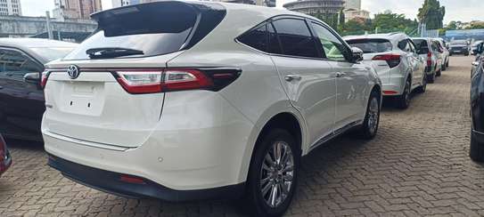 Toyota Harrier white 2018 Beige interior image 7