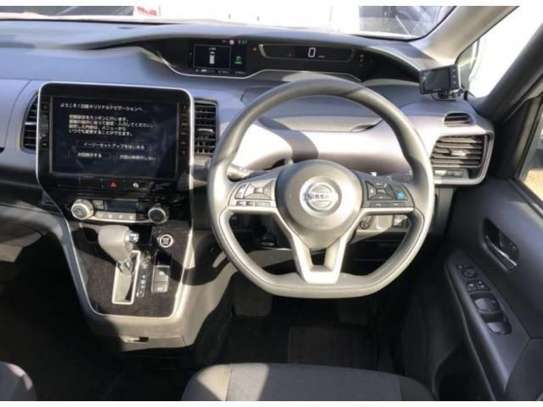 2020 NISSAN SERENA image 2