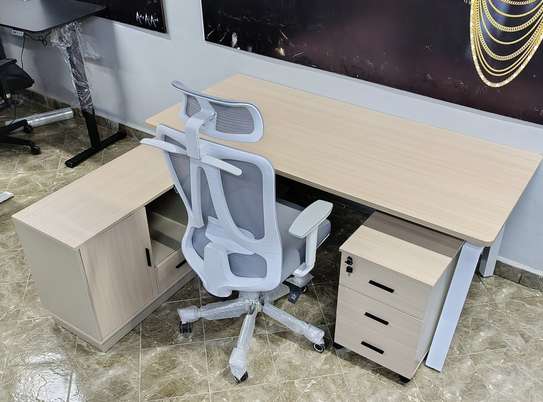 Office Desk; 160cm Executive Office Desk image 3
