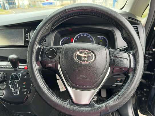 Used voxy image 8