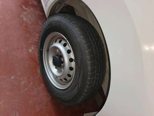 Nissan NV200 image 10