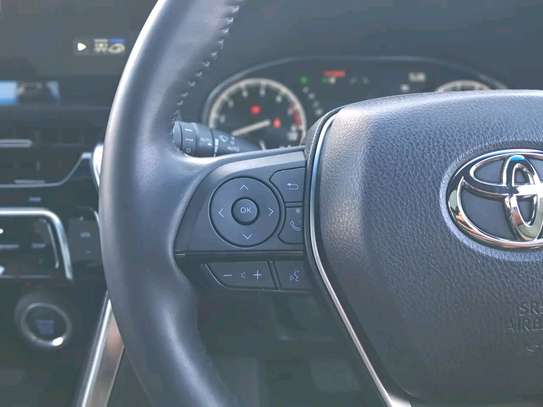 Toyota Harrier Black Sunroof 2021 image 6