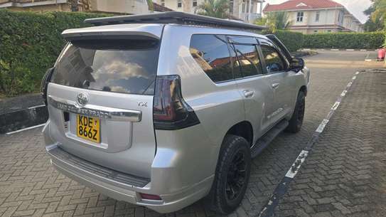 TOYOTA LANDCRUISER PRADO 2015MODEL PETROL image 6