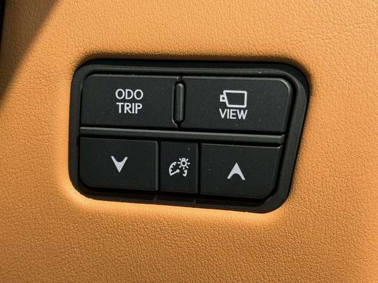 2022 Lexus LX600 image 6
