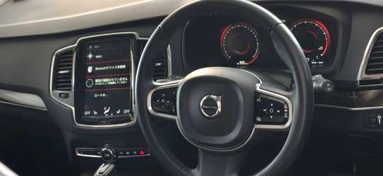 Volvo XC90 T5 AWD 2019 Sunroof image 8