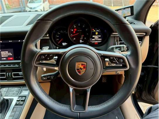 2021 PORSCHE MACAN image 10