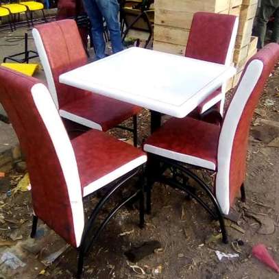 Classic modern 4 seater round dining set image 3