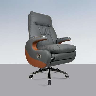 High-End Executive Swivel Office Chair image 6