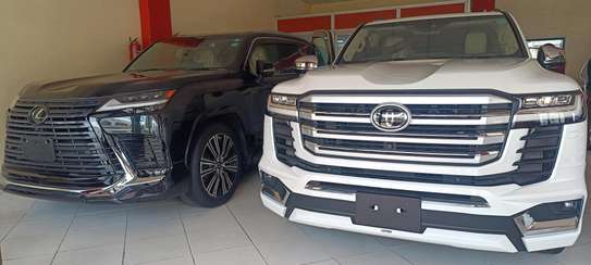 Toyota land Cruiser ZX Diesel Engine LC300 2021 image 9