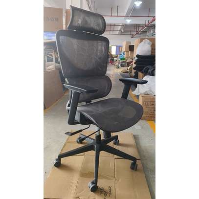 Office chair: Black Swivel Orthopedic office chair image 5