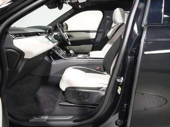 2022 RANGE ROVER VELAR AURIC EDITION image 9