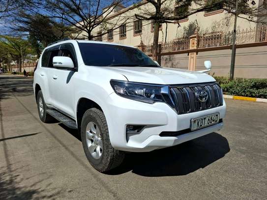 LAND CRUISER PRADO TX PETROL 2011 MODEL WITH 2018 FACELIFT image 5