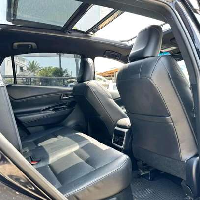 Toyota Harrier premium sunroof 2018 image 7