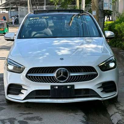 2019 MERCEDES-BENZ W247 Series B180 AMG Line image 2
