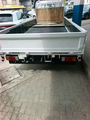 Hino Dutro image 8