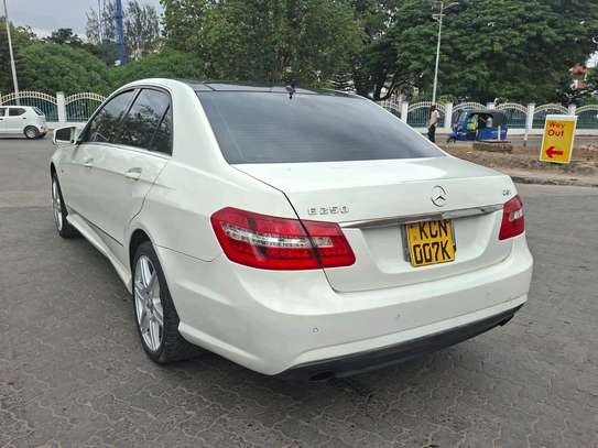 MERCEDES BENZ E250  Sunroof 2011 PETROL image 2