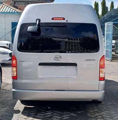 toyota hiace commuter 9l manual on offer image 5
