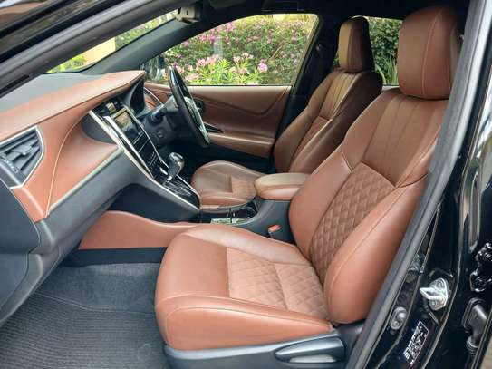 TOYOTA HARRIER PREMIUM PACKAGE 2019MODEL FULLY LOADED image 5