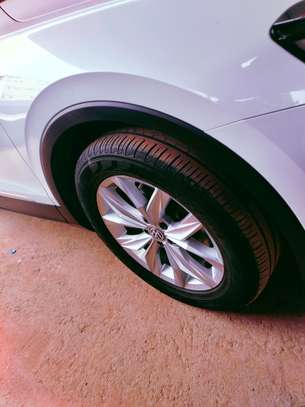 Volkswagen Tiguan white TSi 2017 image 3