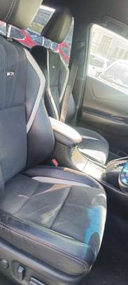 Toyota Harrier GR White 2018 2WD image 5