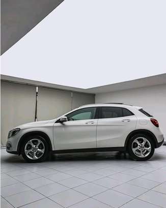 Mercedes Benz AMG GLA220 2019 image 4