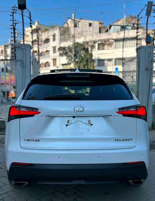 lexus nx200t slightly used image 4