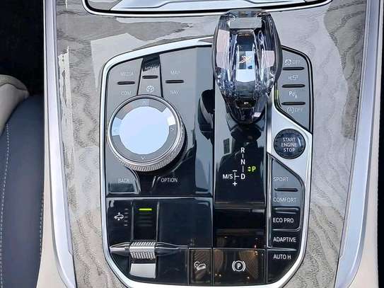 BMW X7  M SPORT 2019model Sunroof image 4
