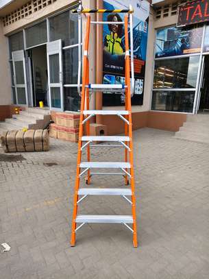 6 Steps Fibreglass Podium Ladder image 2