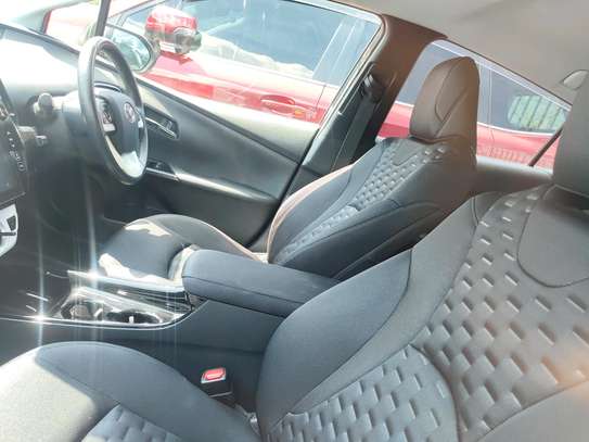 Toyota Prius plug-in hybrid Sport 2018 image 5