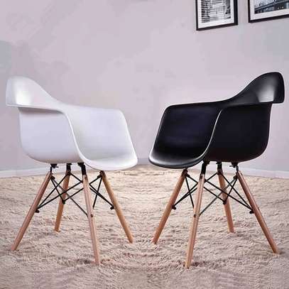 Plastic Bucket Eames Chair image 4