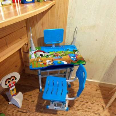 Kids Furniture; Pink Kids Desk And Seat image 8