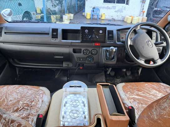 Toyota Hiace 9L Manual Diesel engine 2018 White image 6