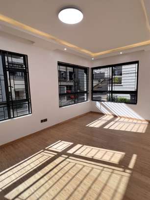 Luxury 8-Room, 5BR En-Suite Townhouse, Lavington image 3