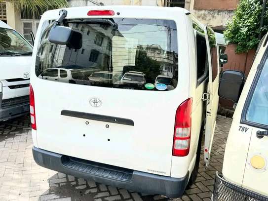 Toyota Hiace 7l image 7