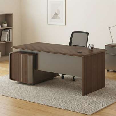 Office Desks : 1400mm Executive Office Desk image 3