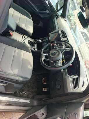 Volkswagen Tiguan 2.0TDI image 4