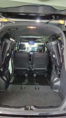 Toyota Esquire Black Sunroof Black 2018 image 6