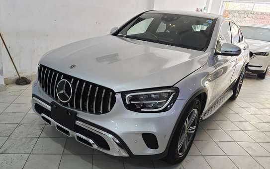 Mercedes GLC220D sunroof selling in Mombasa image 2