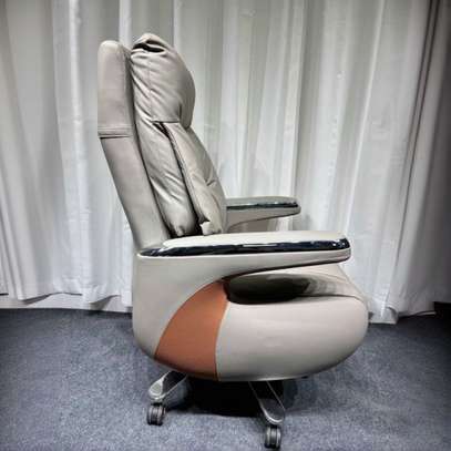 Swivel Executive Office Chair with Footrest image 3