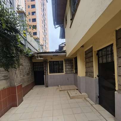🏡 Elegant 4 Bedroom Villa To Let in Kileleshwa image 12