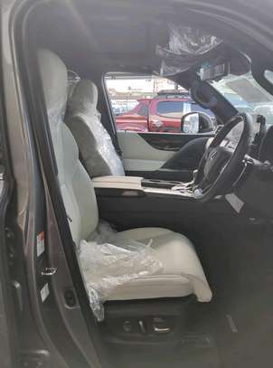 Lexus Lx600 SPORT Grey 2023 image 5