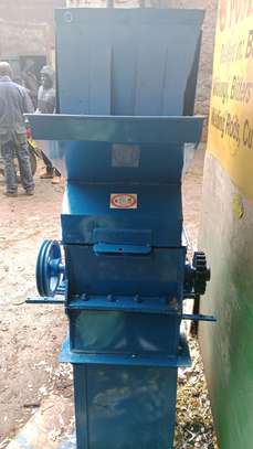 Plastic Shredder crusher machine image 4