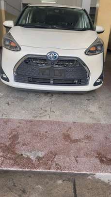 TOYOTA SIENTA HYBRID 2019MODEL 5 SEATER image 9
