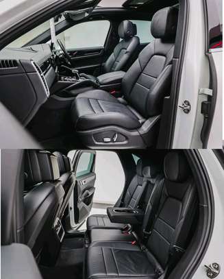 Porsche Cayenne Turbo 2020 4x4 image 3
